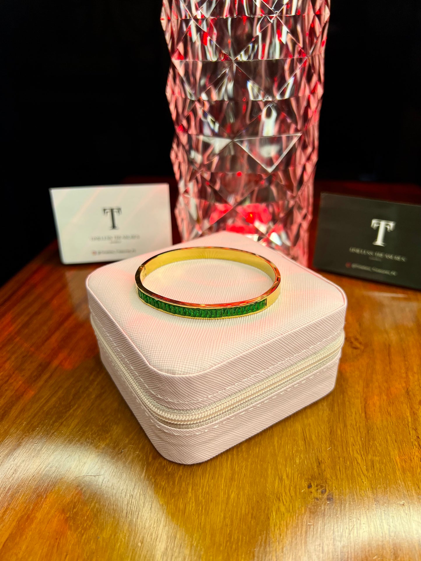 Premium Quality Stainless Steel 18k Green Stone Luxury Handcuff