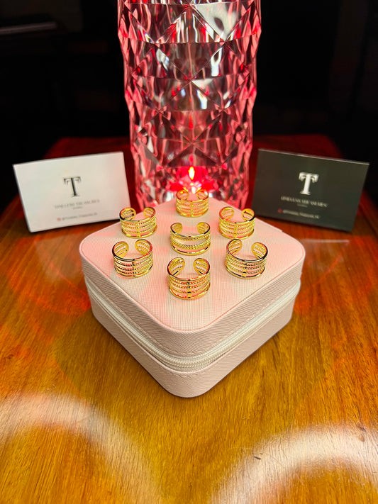 Premium Quality Stainless Steel 18k Triple Swirl Ring