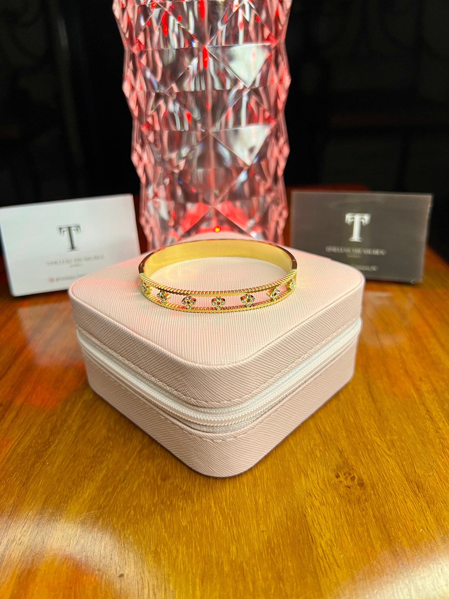 Premium Quality Stainless Steel 18k Multi Clove Stone Handcuff