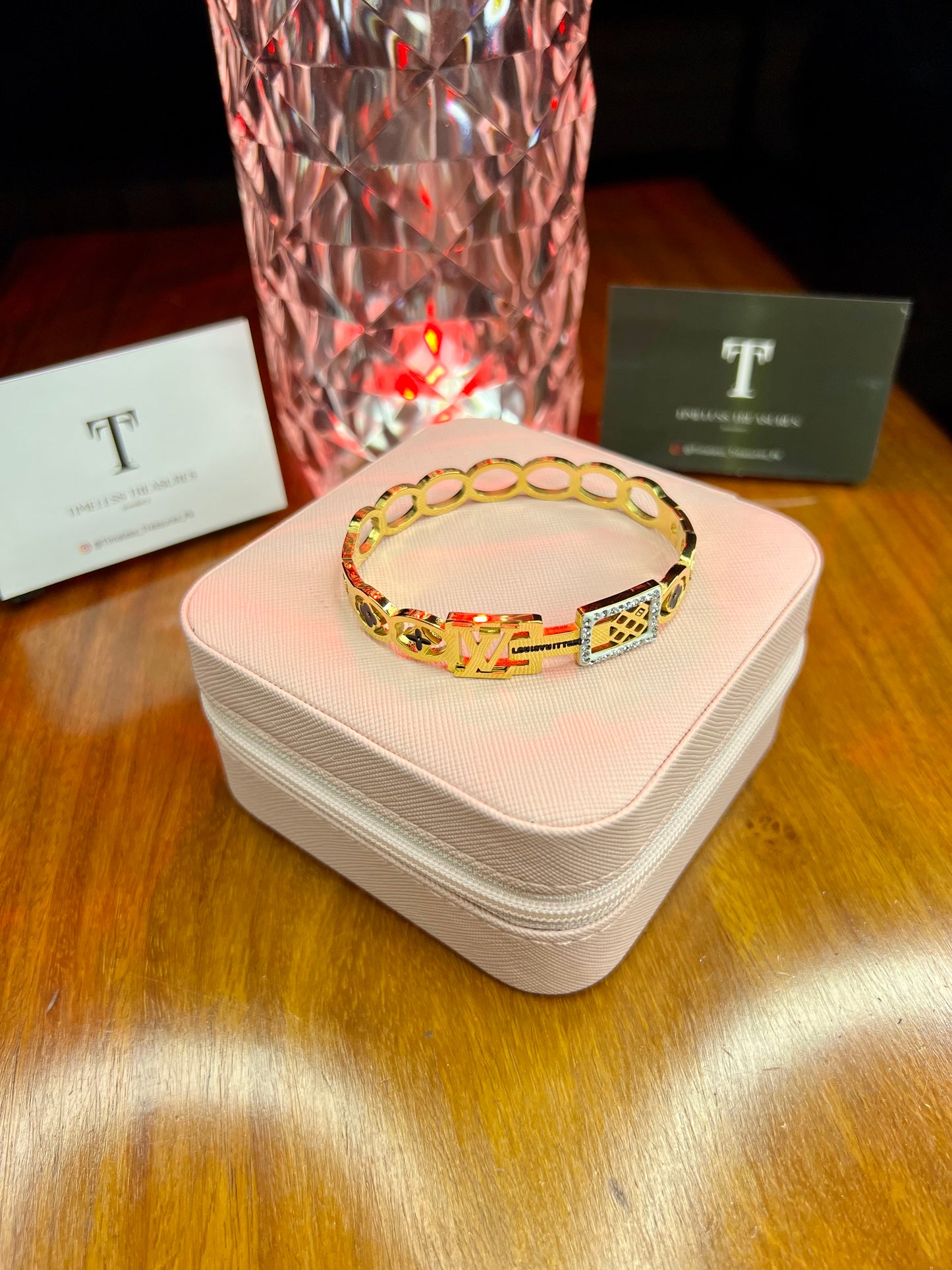 Premium Quality Stainless Steel 18k Lv Zircon Luxury Handcuff