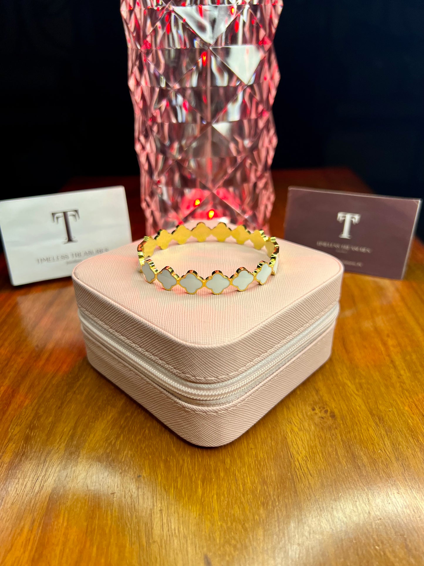 Premium Quality Stainless Steel 18k White Multi Clove Luxury Handcuff