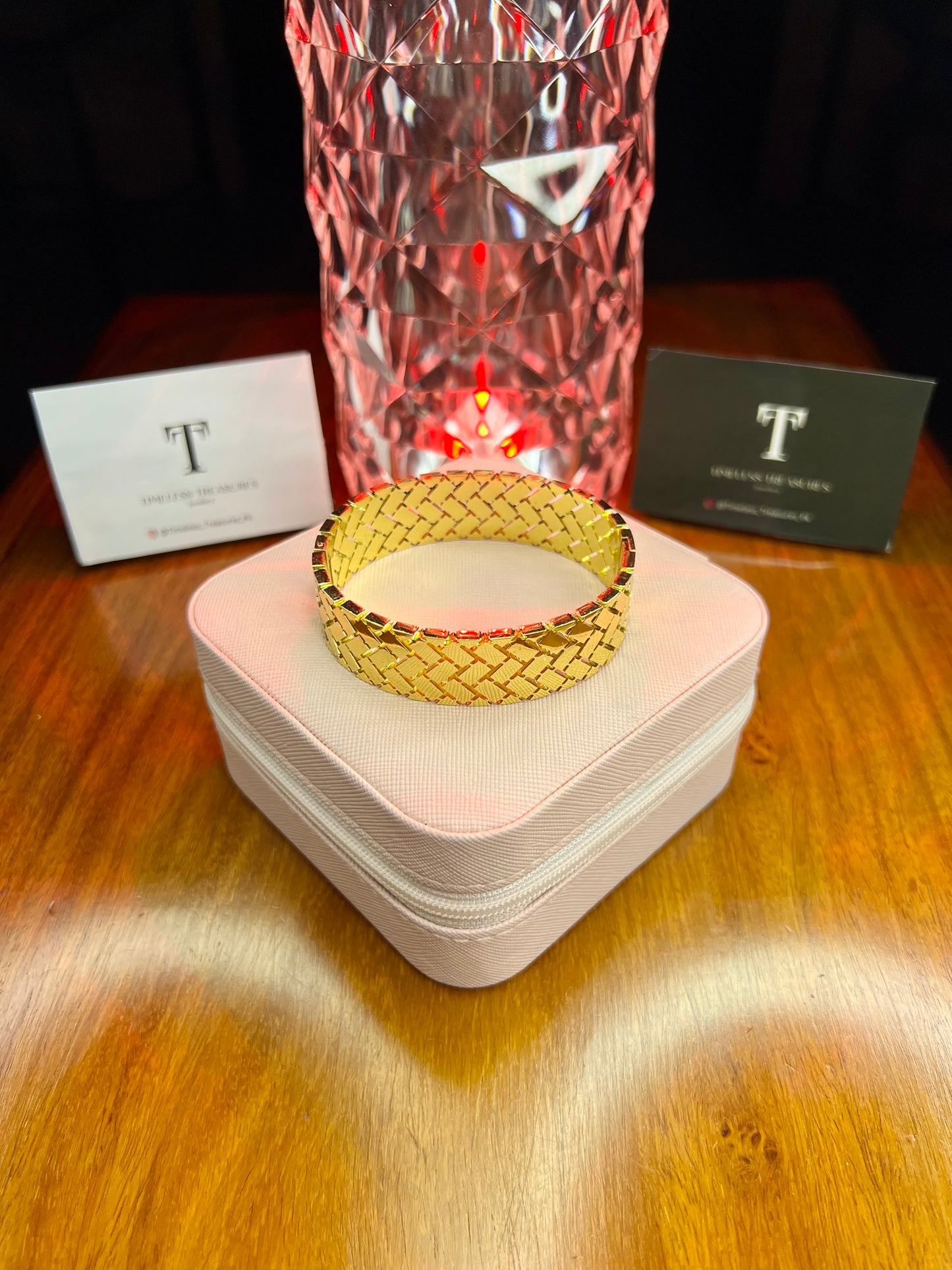 Premium Quality Stainless Steel 18k Luxury Arrow Stripe Handcuff