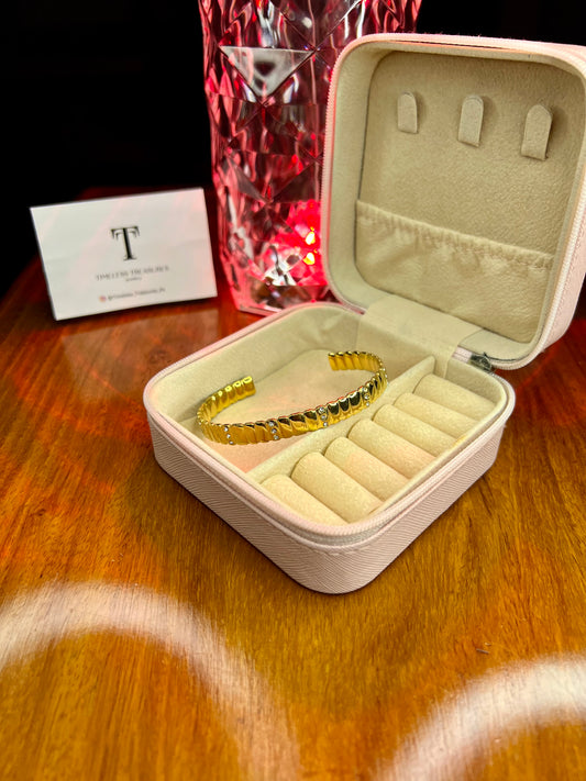 Premium Quality Stainless Steel 18k Lux Line Bracelet