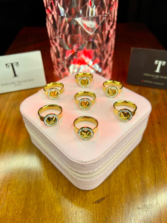 Premium Quality Stainless Steel 18k Lv Diamantés Ring