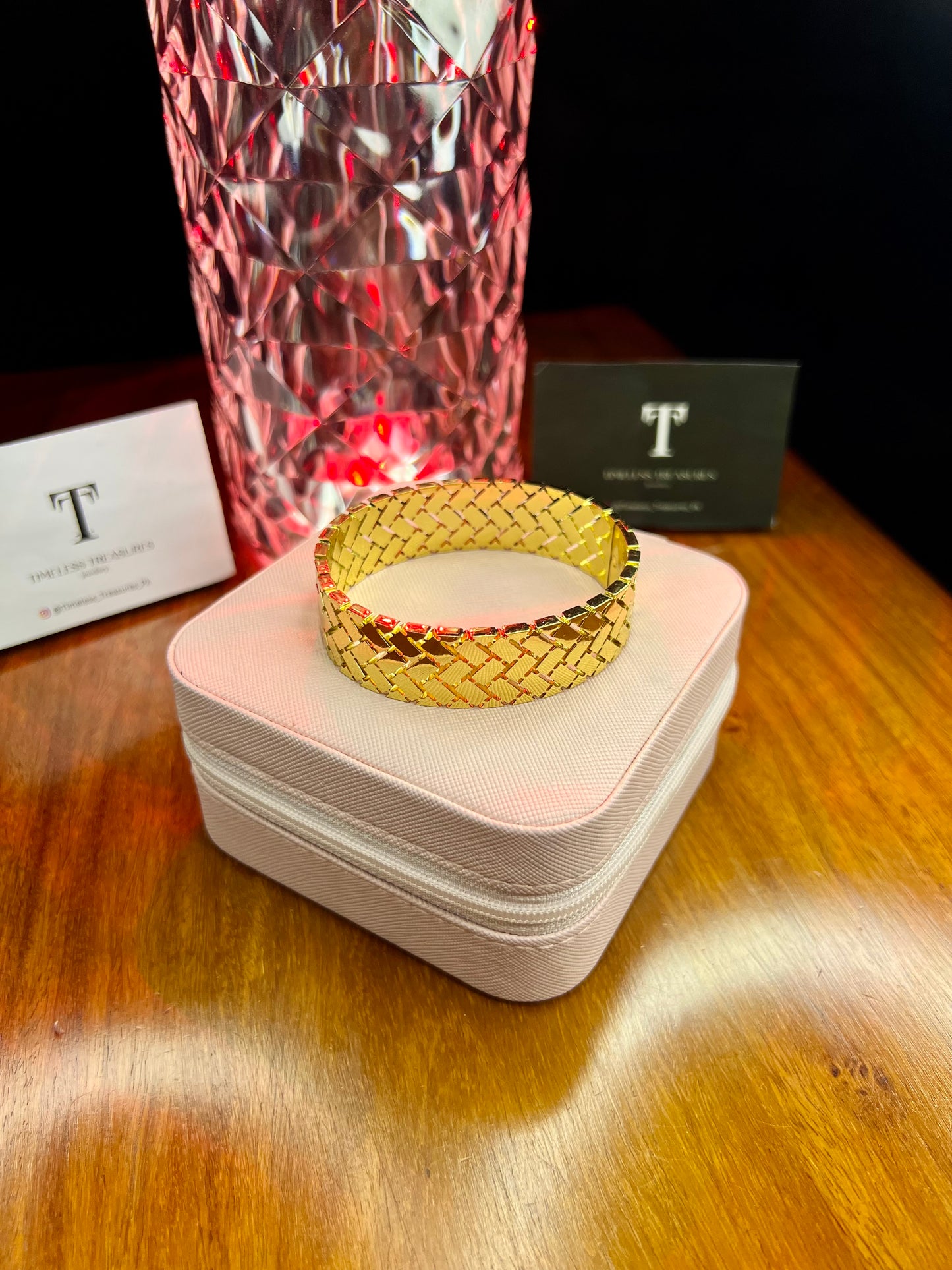 Premium Quality Stainless Steel 18k Luxury Arrow Stripe Handcuff