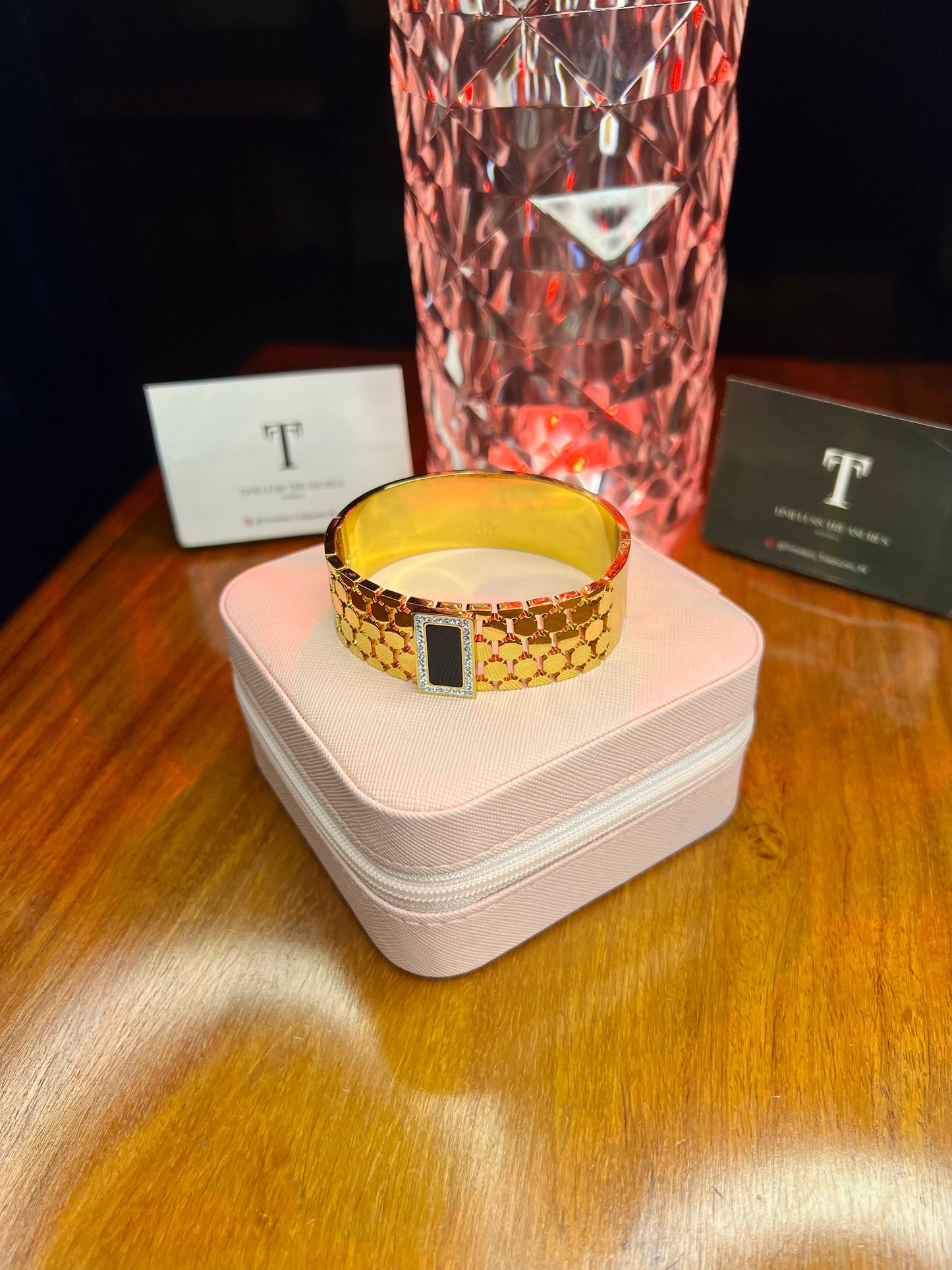 Premium Quality Stainless Steel 18k Black Tag Luxury Handcuff