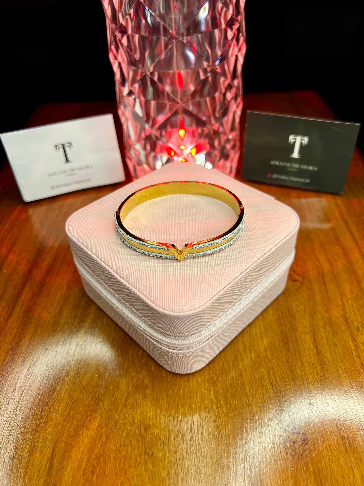 Premium Quality Stainless Steel 18k V Handcuff