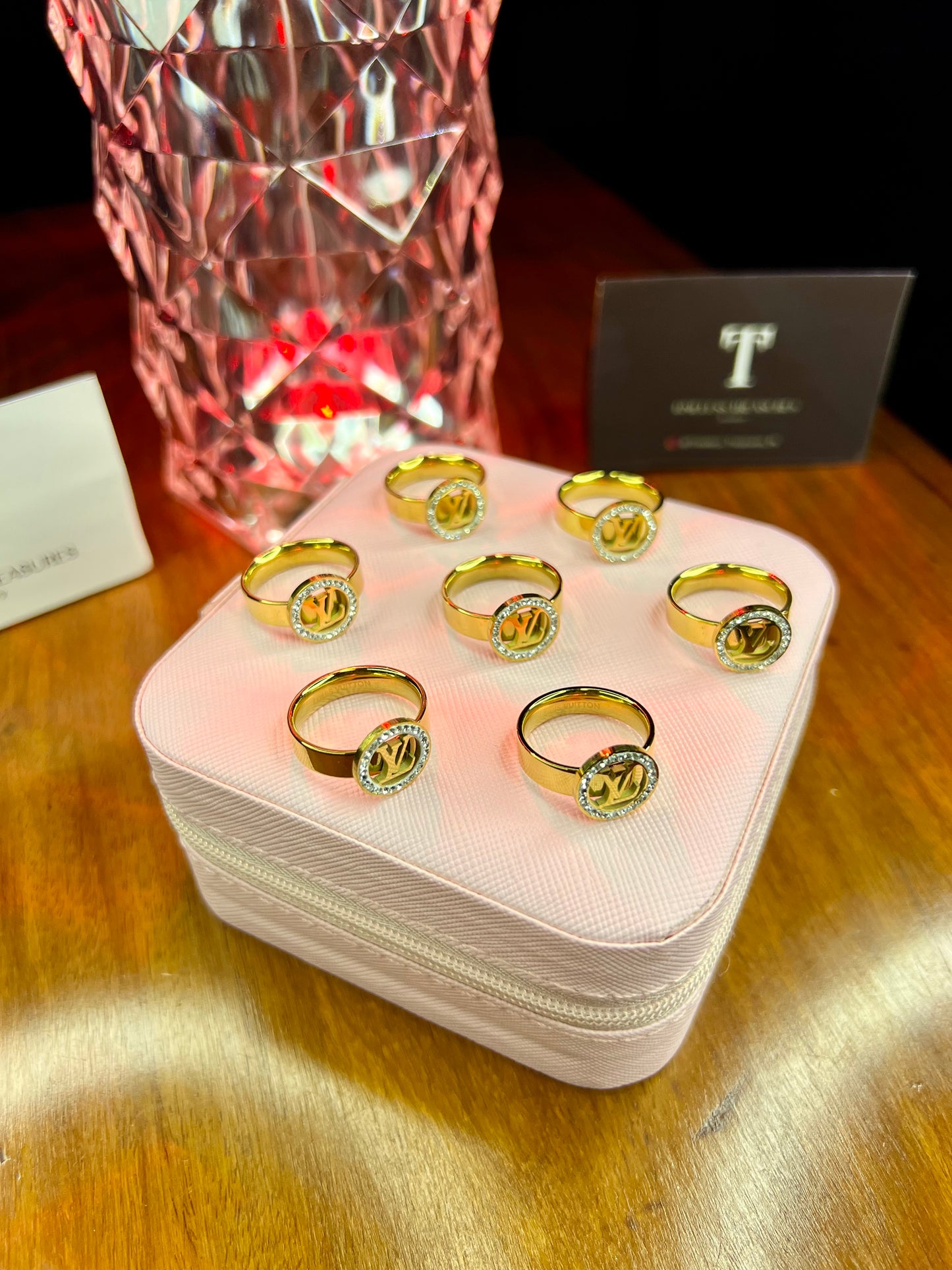 Premium Quality Stainless Steel 18k Lv Diamantés Ring