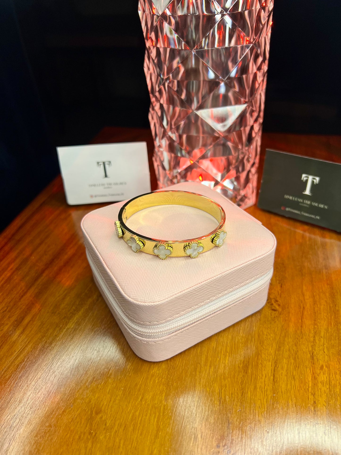 Premium Quality Stainless Steel 18k White Multi clove Luxury Handcuff