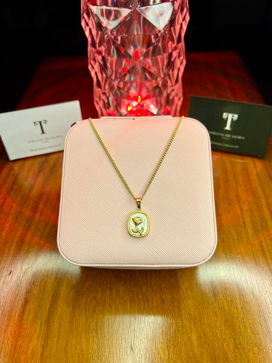 Premium Quality Stainless Steel 18k Gold Flower Shell Necklace