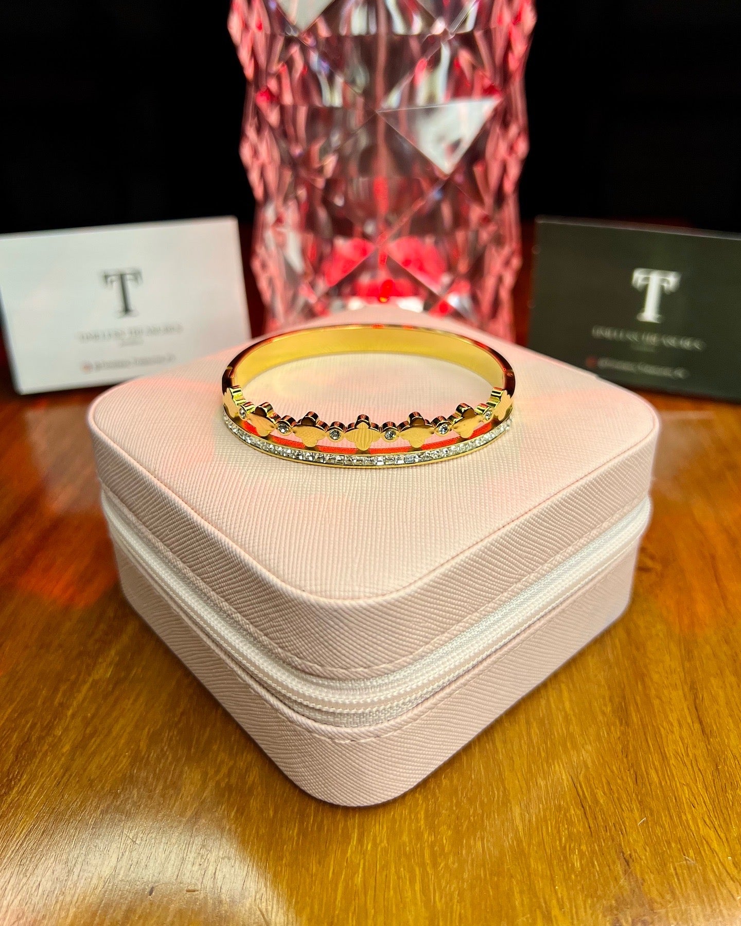 Premium Quality Stainless Steel 18k Golden Clove Zircon Handcuff