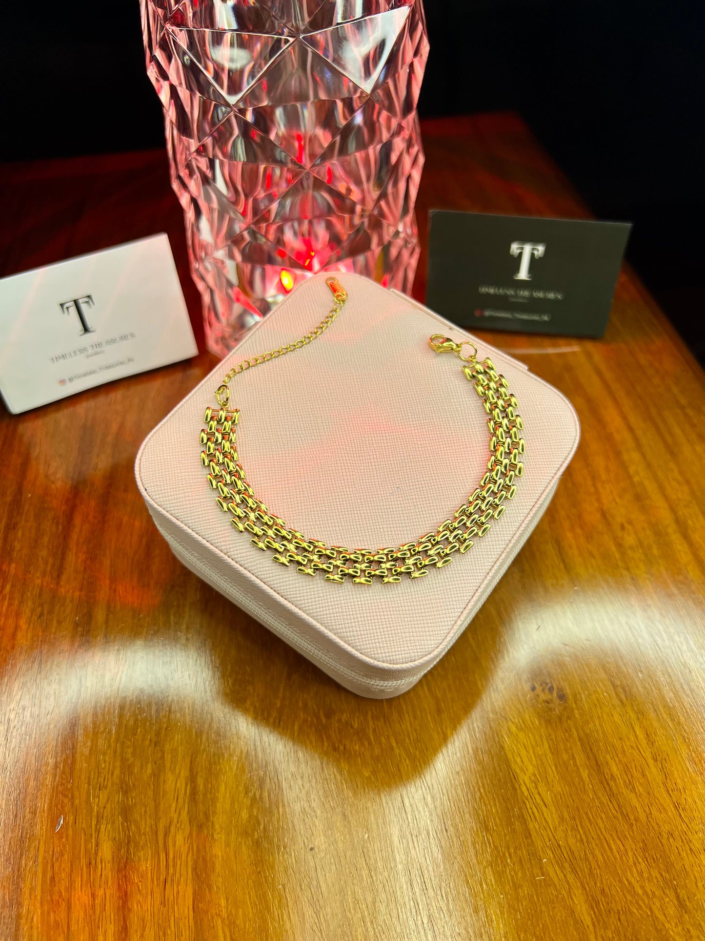 Premium Quality Stainless Steel 18k Golden Embrace Bracelet