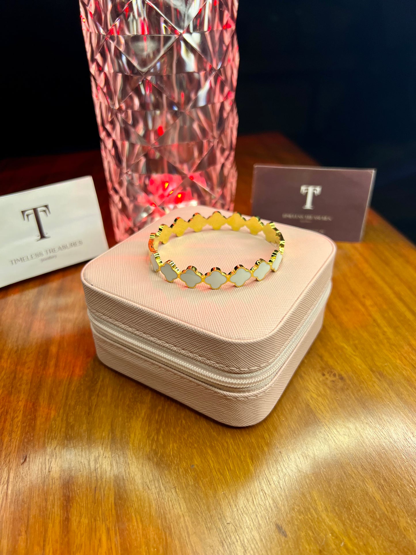 Premium Quality Stainless Steel 18k White Multi Clove Luxury Handcuff