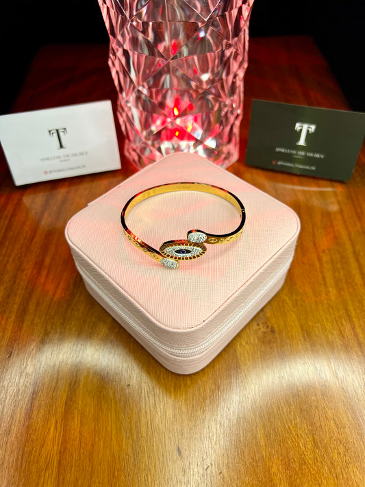 Premium Quality Stainless Steel 18k Divine Eye Curvy Handcuff