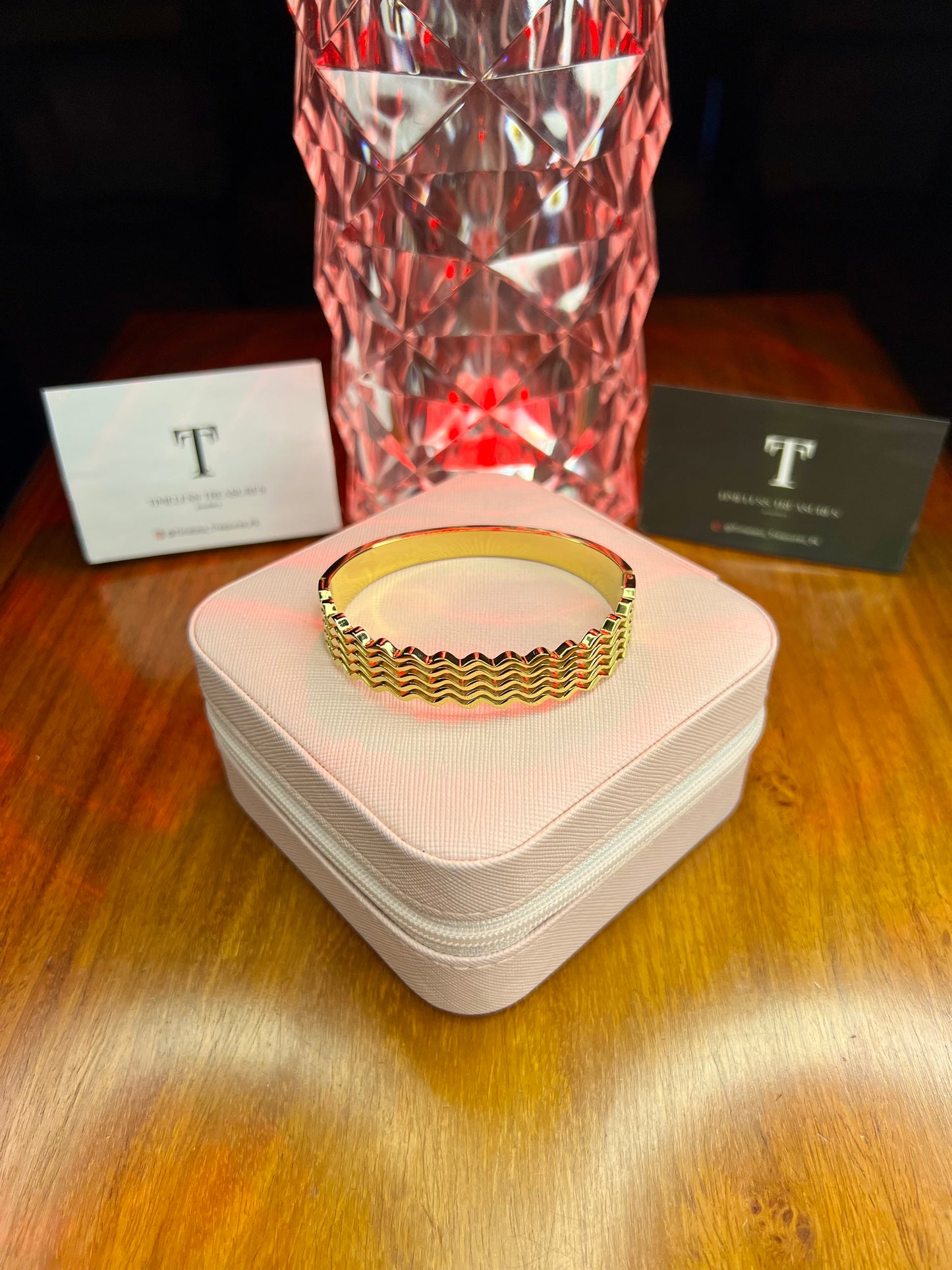 Premium Quality Stainless Steel 18k Gold Wavy Handcuff