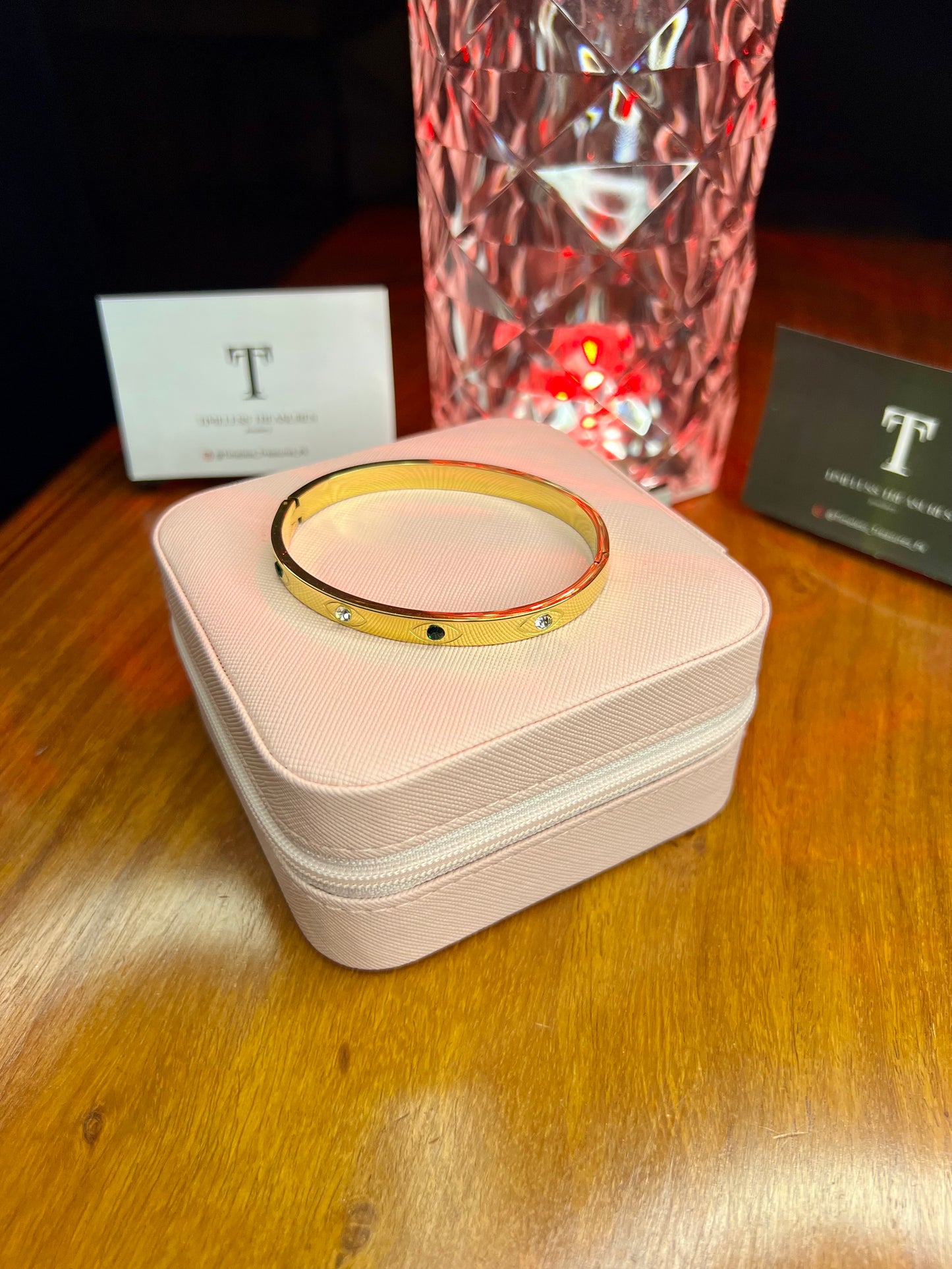 Premium Quality Stainless Steel 18k Green n White Eye Design Stone Handcuff