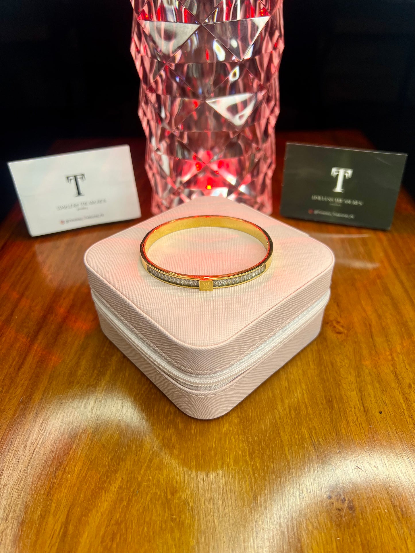 Premium Quality Stainless Steel 18k LV Minimalist Crystal Handcuff