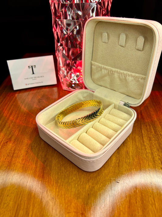 Premium Quality Stainless Steel 18k Chevron Gold Cuff